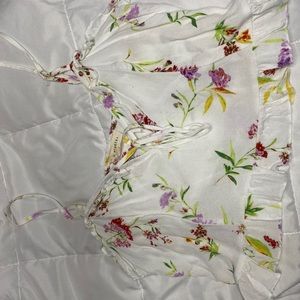 Flowy white cropped floral tank